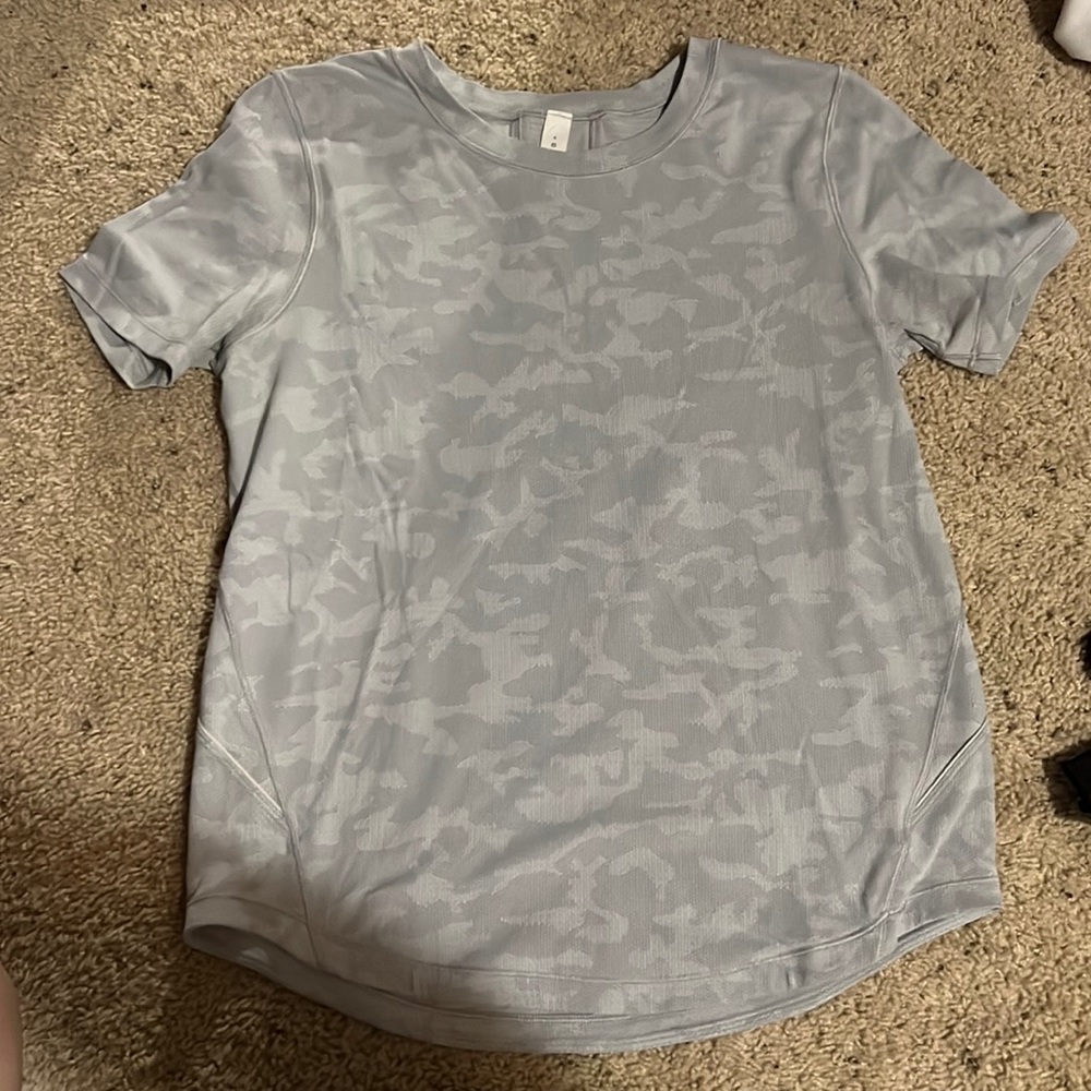 Lululemon short sleeve shirt